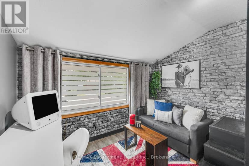 10 Goldfinch Road — photo 21 of 38