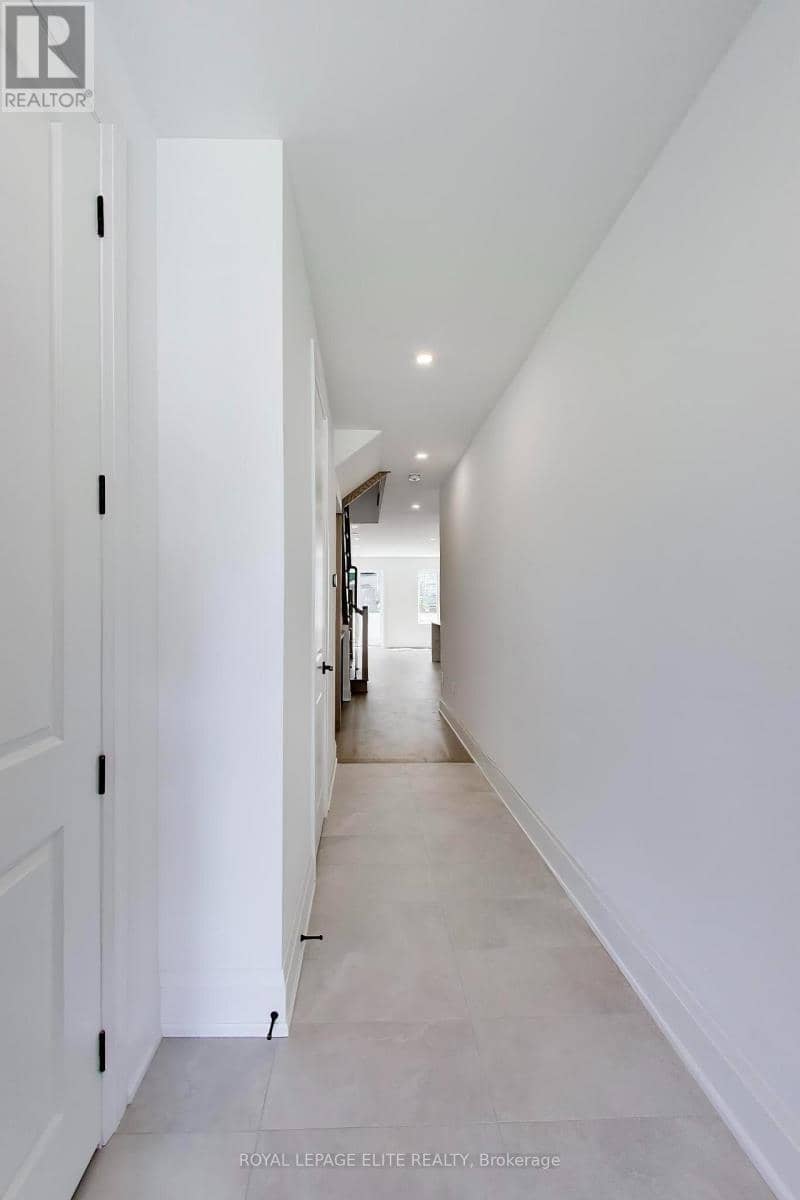 11 Dennison Street S, King, photo 4