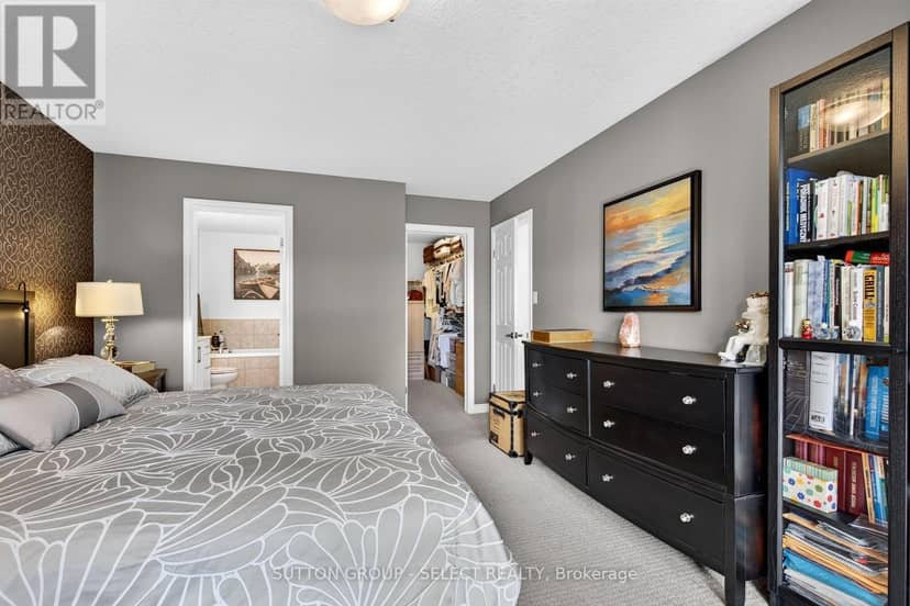 1653 Cedarcreek Crescent — photo 18 of 40