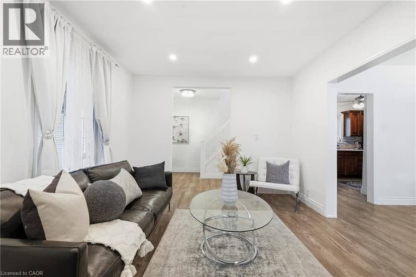 5098 ST LAWRENCE Avenue — photo 5 of 33