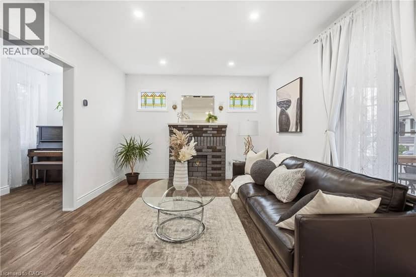 5098 ST LAWRENCE Avenue — photo 4 of 33