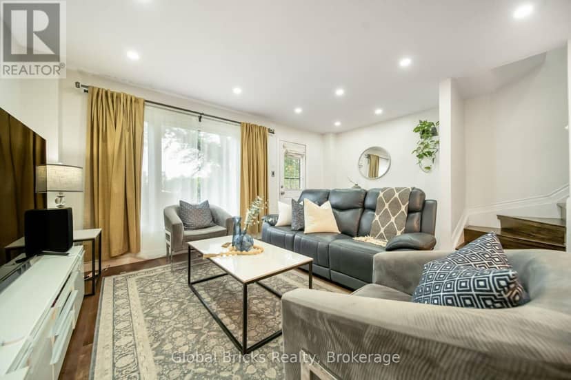 27 - 15 Green Valley Drive — photo 18 of 40