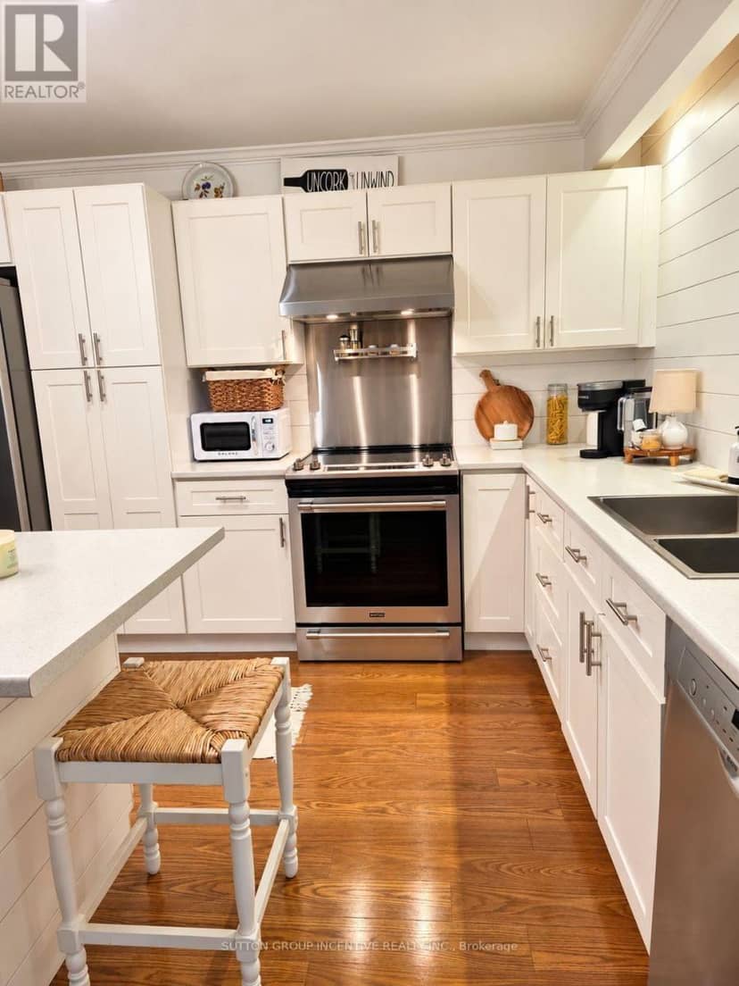 204 - 166 Owen Street — photo 4 of 20