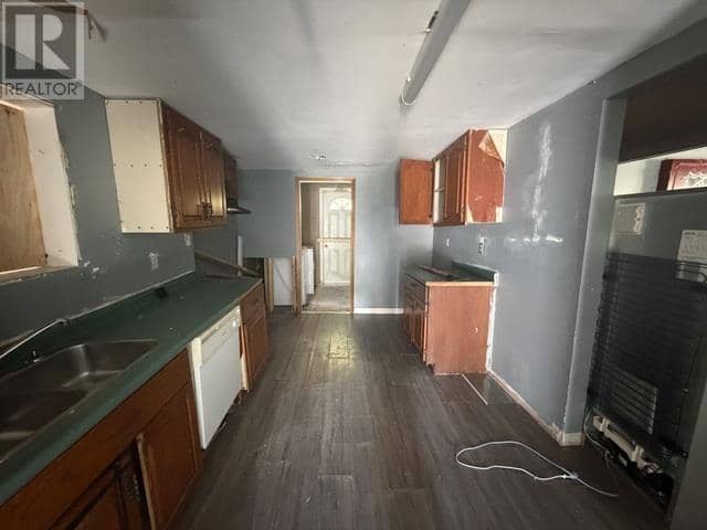 158 Trelawne AVE — photo 17 of 23