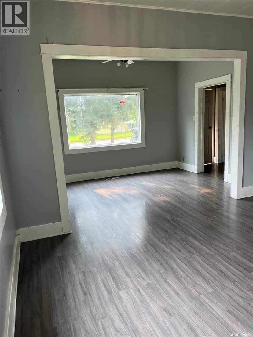 704 West AVENUE — photo 11 of 20