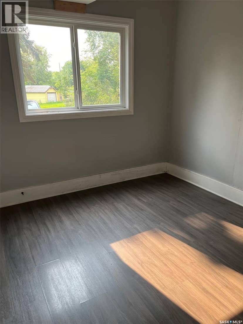 704 West AVENUE — photo 12 of 20