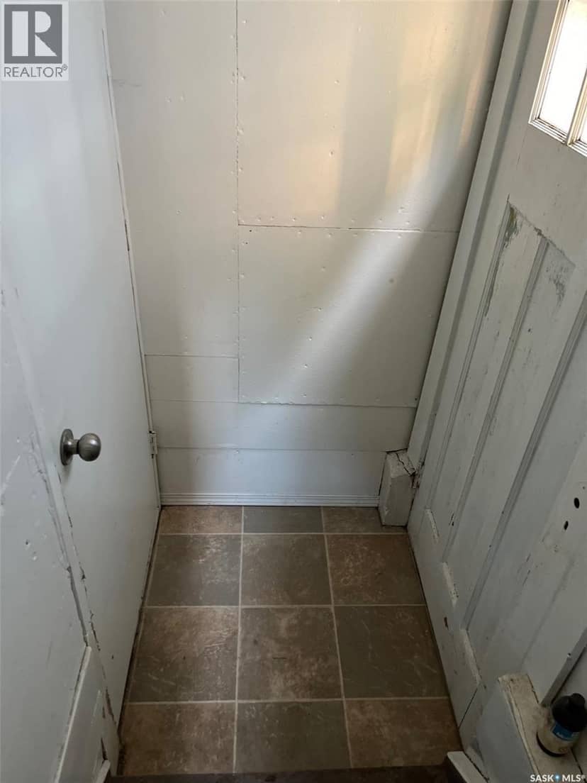 704 West AVENUE — photo 15 of 20