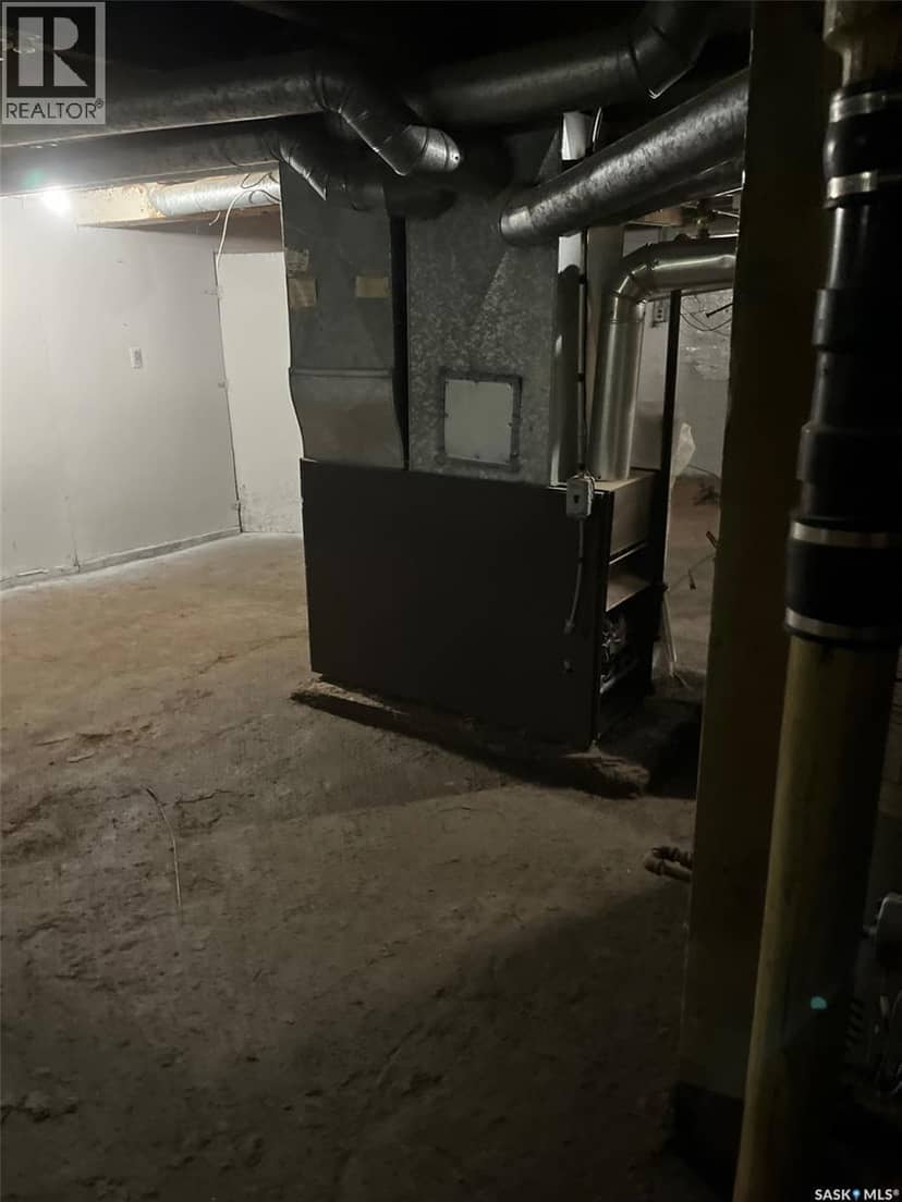 704 West AVENUE — photo 17 of 20