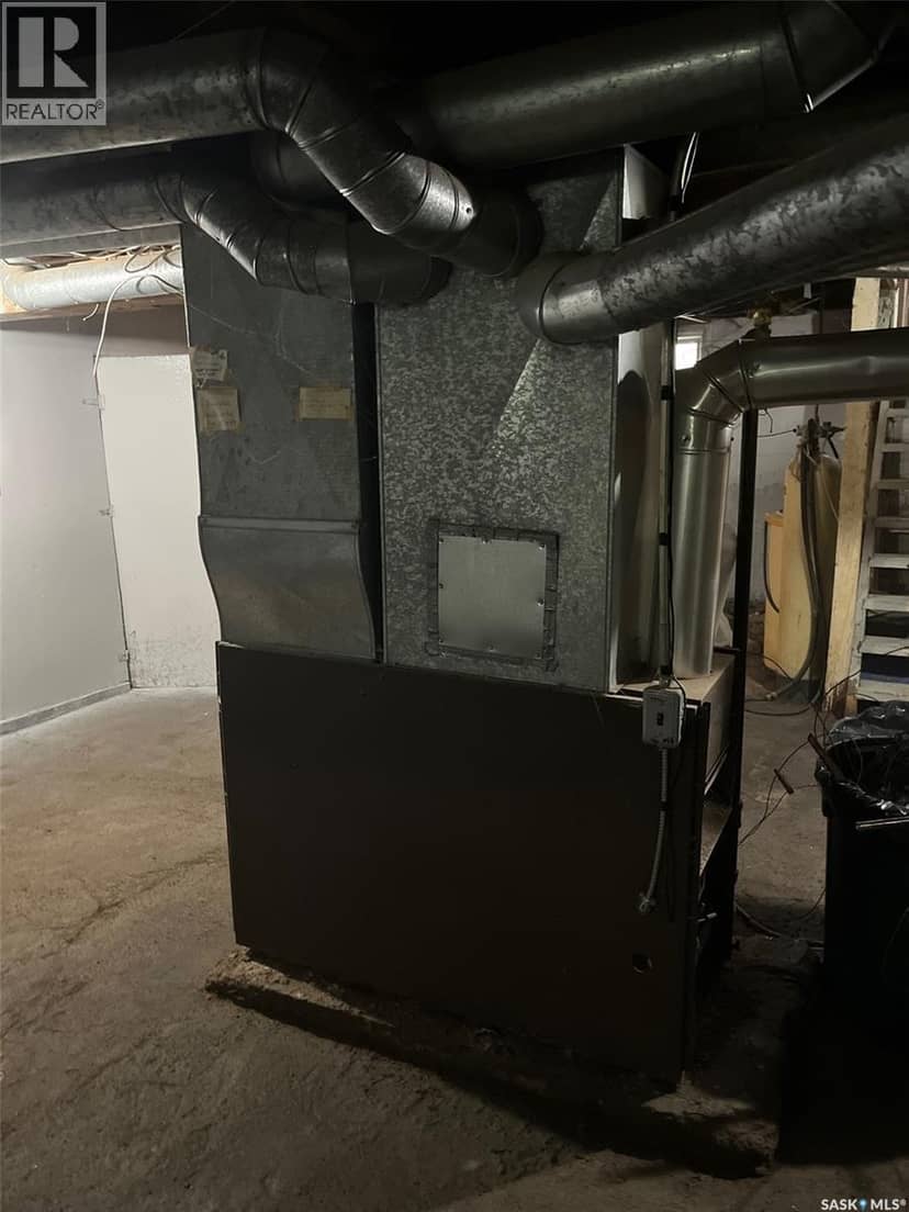 704 West AVENUE — photo 18 of 20
