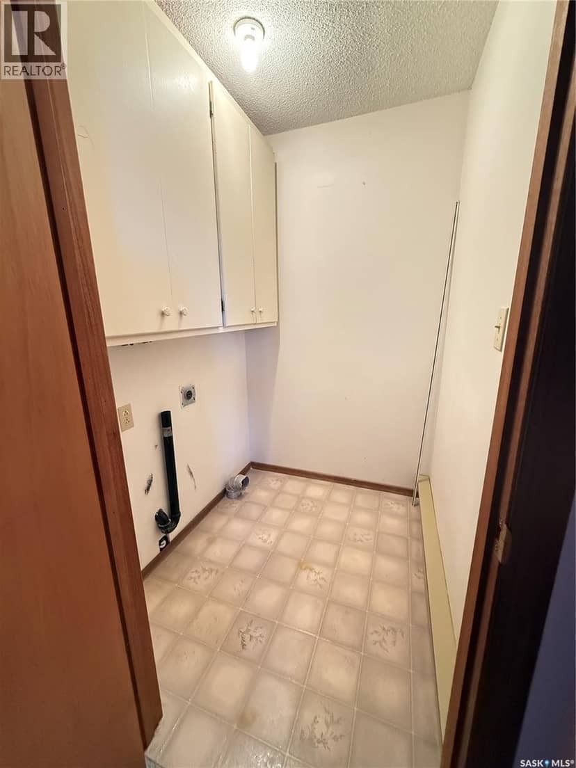 713 Healy AVENUE — photo 10 of 24