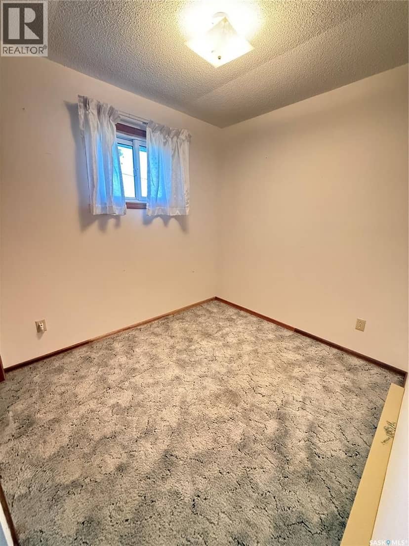 713 Healy AVENUE — photo 14 of 24