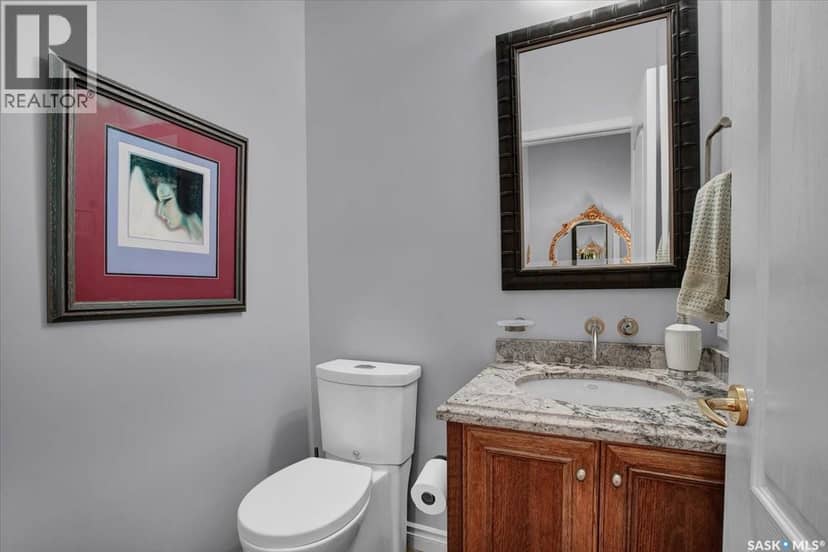 310 Saskatchewan CRESCENT W — photo 21 of 40