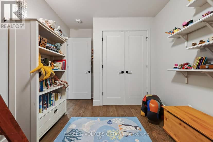 304 Riverdale Avenue — photo 24 of 40