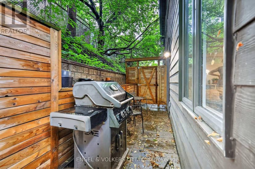 304 Riverdale Avenue — photo 36 of 40