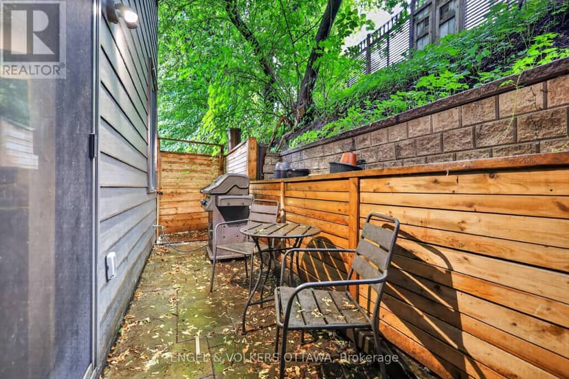 304 Riverdale Avenue — photo 37 of 40
