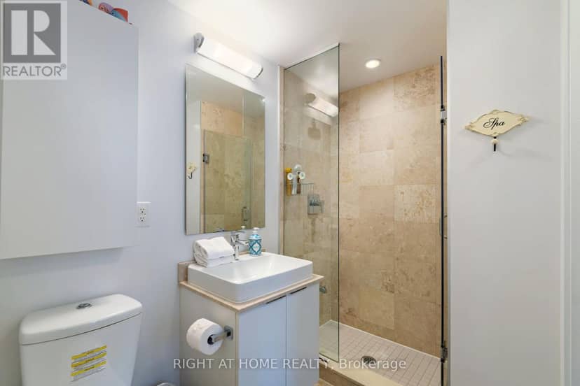 708 - 14 York Street — photo 12 of 35