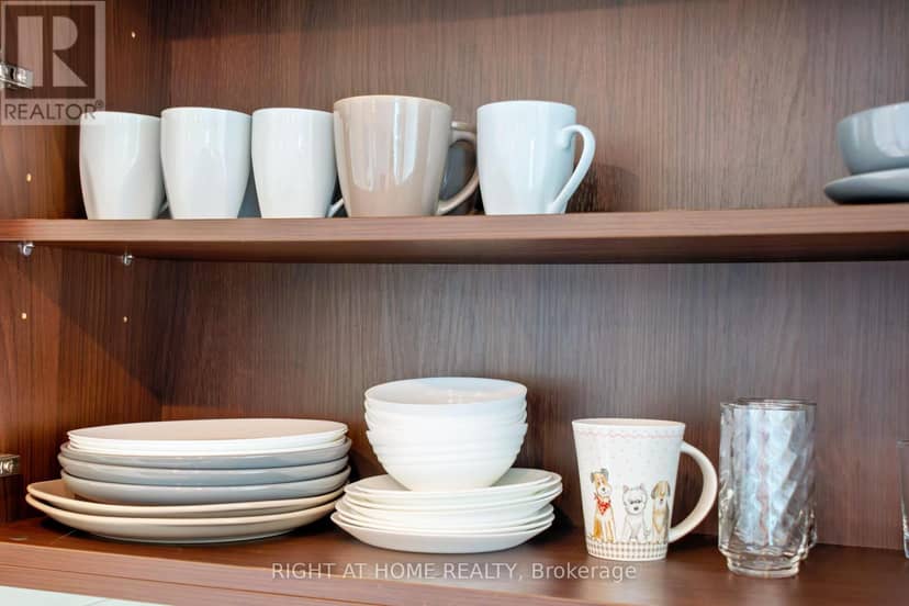 708 - 14 York Street — photo 7 of 35