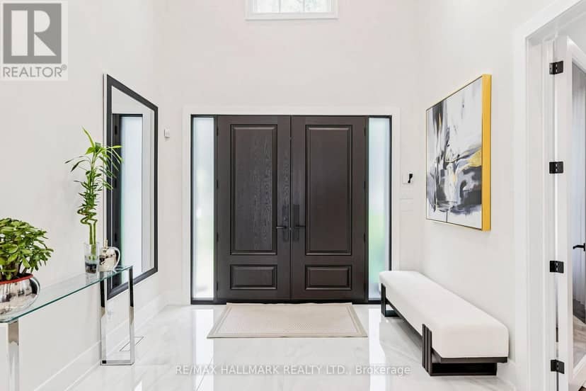 63 Willett Crescent, Richmond Hill, photo 2