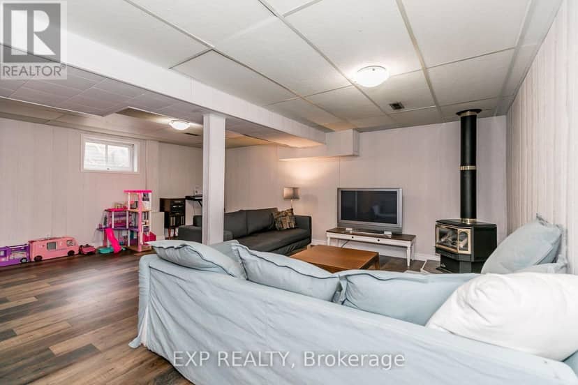 62 Courtice Crescent — photo 27 of 40