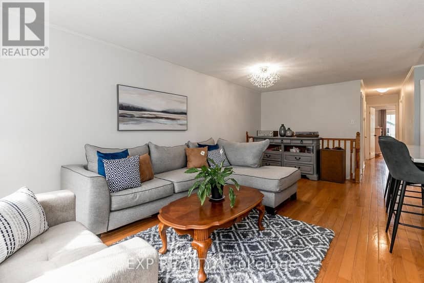 62 Courtice Crescent — photo 8 of 40