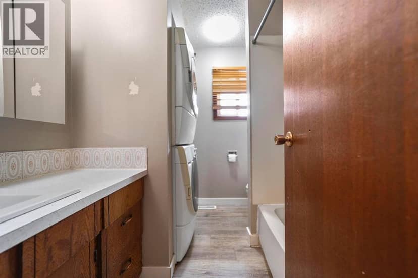 5212 52 Street — photo 17 of 35