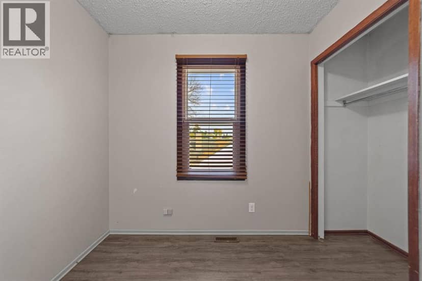 5212 52 Street — photo 22 of 35