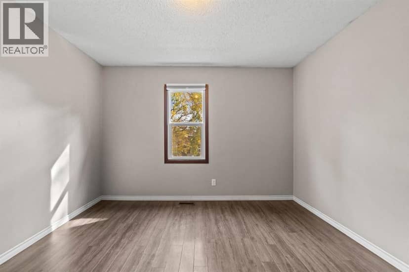 5212 52 Street — photo 19 of 35