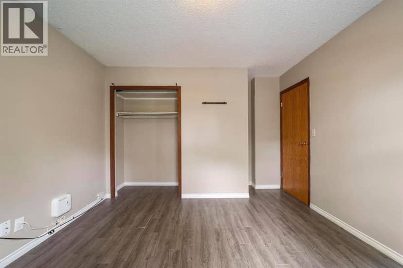 5212 52 Street — photo 20 of 35