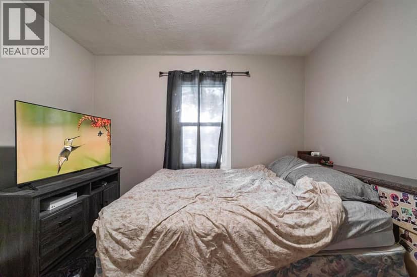 4828 52A Street — photo 12 of 23