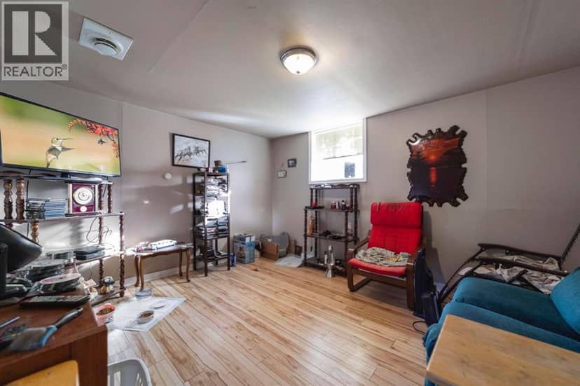 4828 52A Street — photo 16 of 23