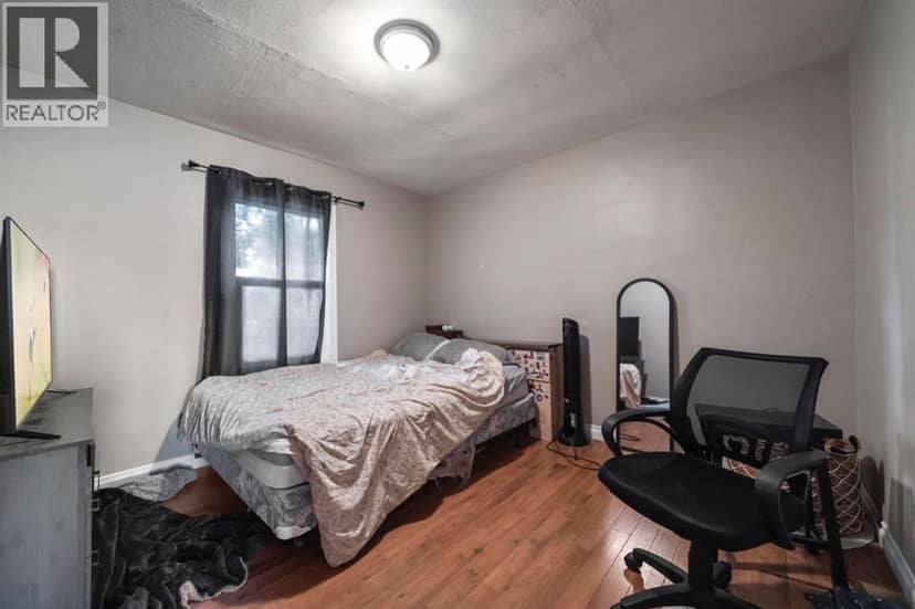 4828 52A Street — photo 11 of 23