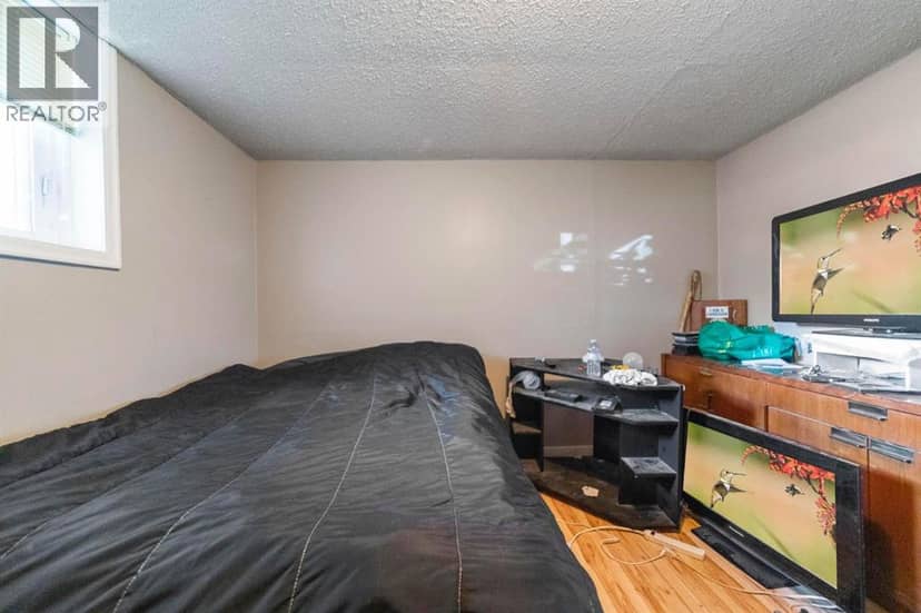 4828 52A Street — photo 15 of 23