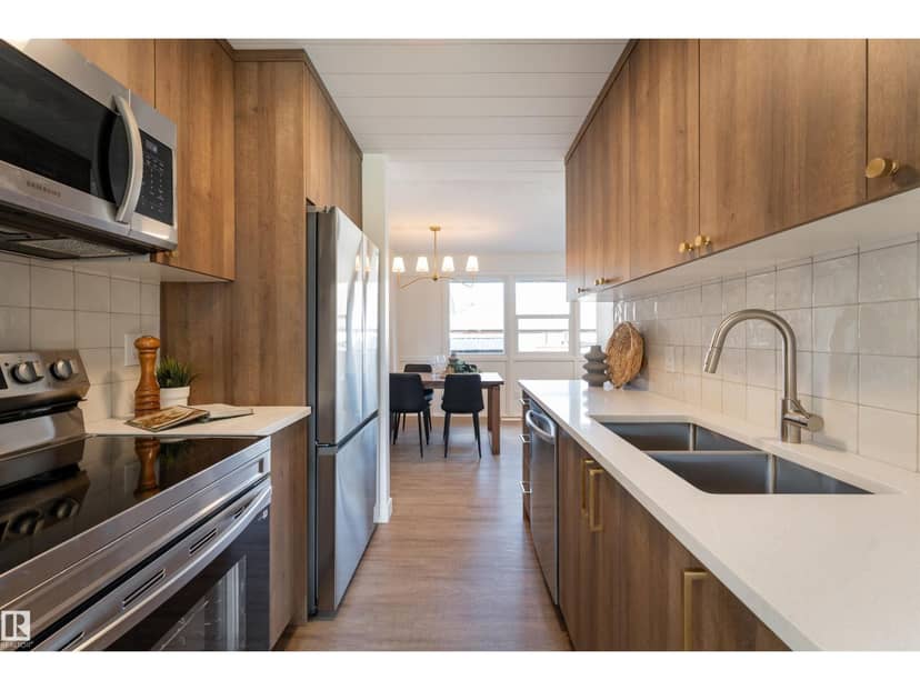 113 Village On The Green Gr NW — photo 9 of 40