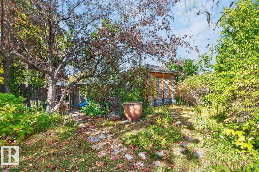 11010 110 AV NW — photo 40 of 40