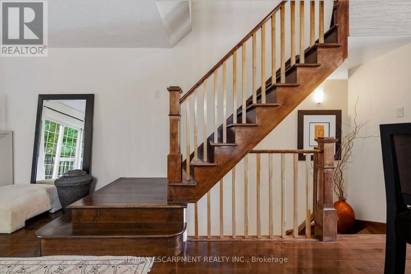52 - 3480 Upper Middle Road — photo 14 of 40