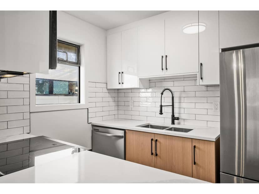 306 1526 GEORGE STREET, White Rock