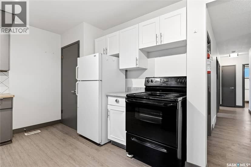 148 Woodward AVENUE — photo 11 of 40