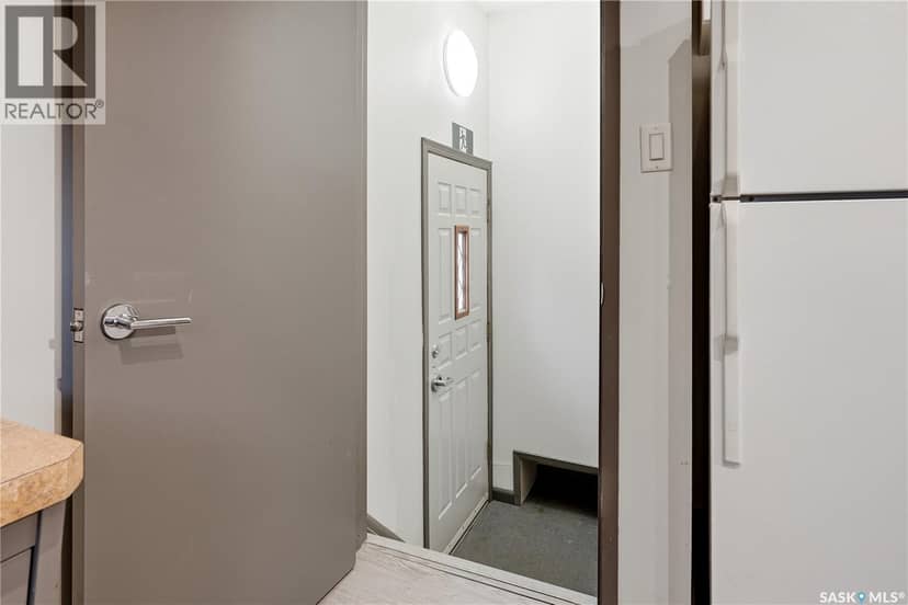 148 Woodward AVENUE — photo 21 of 40