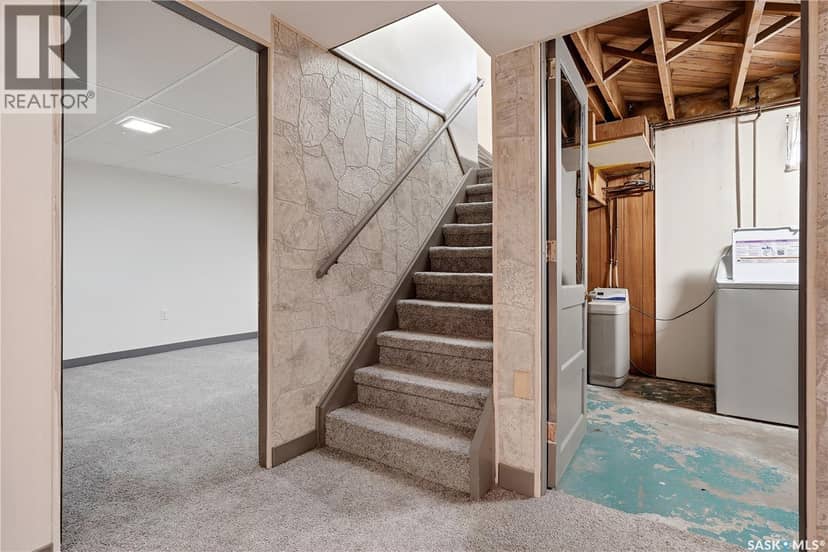 148 Woodward AVENUE — photo 22 of 40
