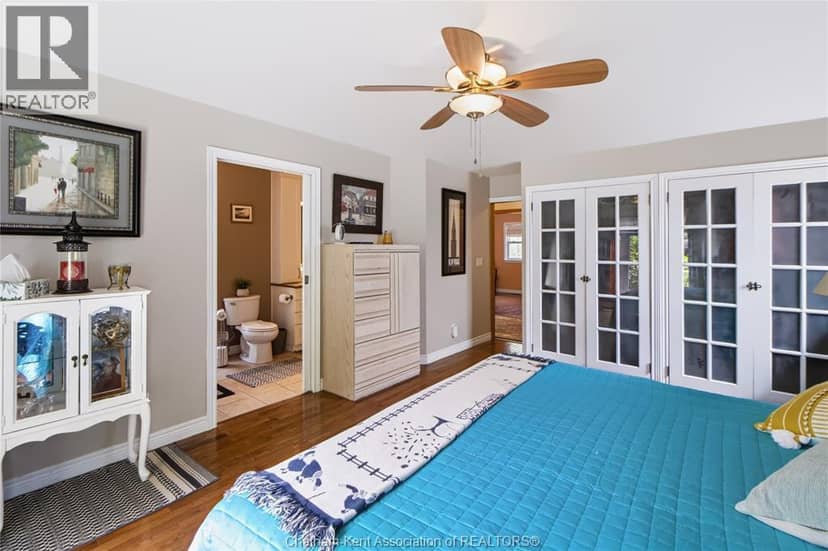 931 Charing Cross ROAD — photo 13 of 29