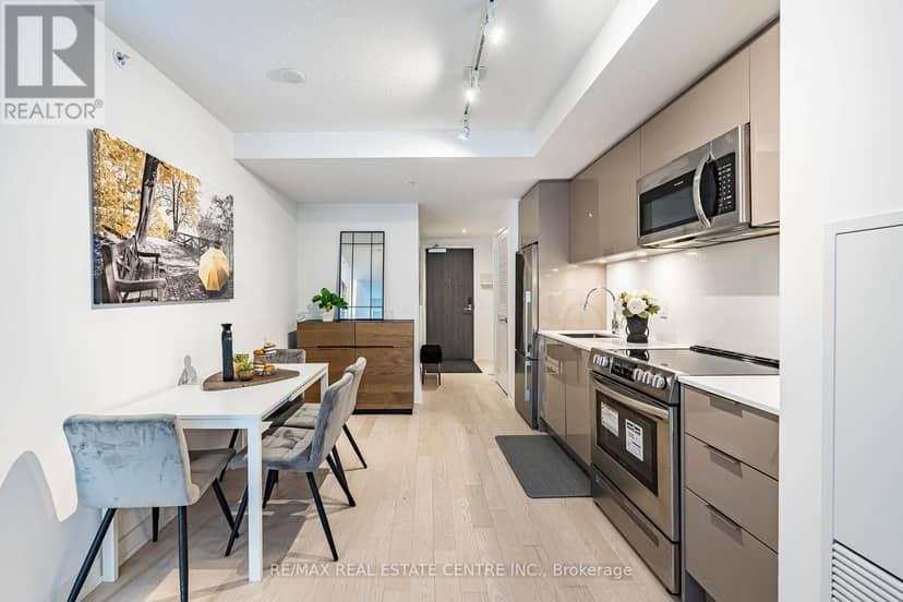 312 - 25 Richmond Street E — photo 4 of 24