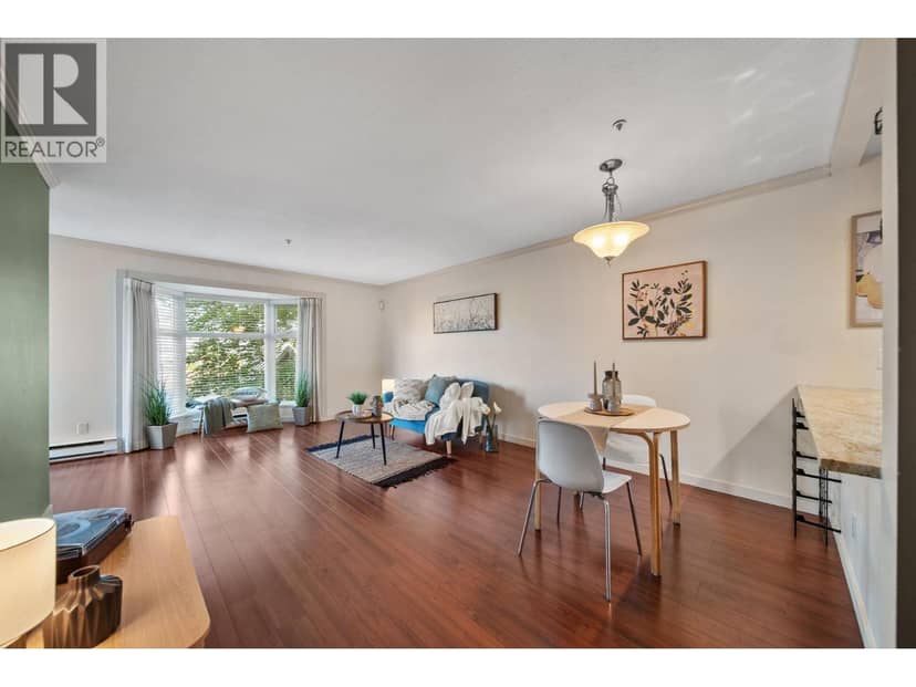 305 526 THIRTEENTH STREET, New Westminster
