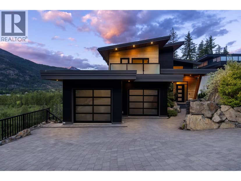 1305 EAGLE DRIVE, Pemberton