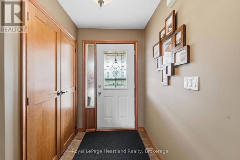 33950 Bachand Street, Bluewater, photo 3