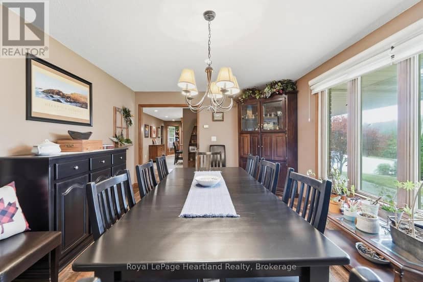33950 Bachand Street, Bluewater, photo 6