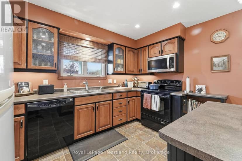 33950 Bachand Street — photo 9 of 40