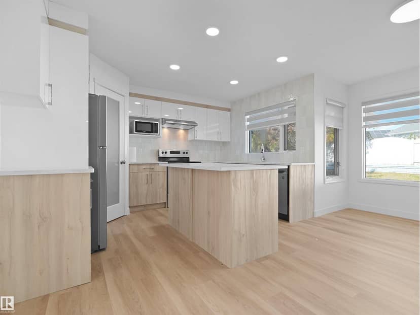 2908 44A AV NW — photo 16 of 40