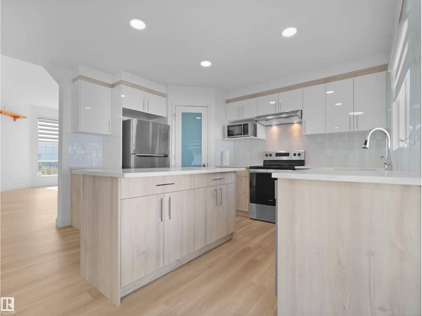 2908 44A AV NW — photo 17 of 40