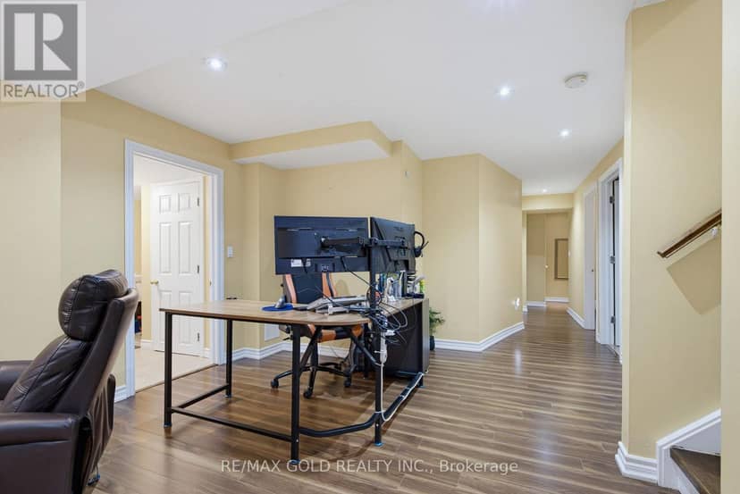 34 Lexington Road — photo 26 of 35