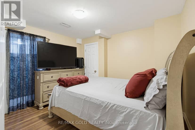 34 Lexington Road — photo 30 of 35
